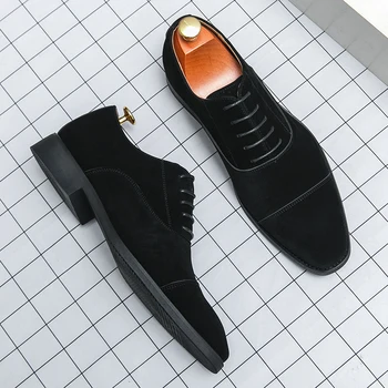 Britský štýl nové kožené matné špicaté topánky pánske black business oblečenie priedušná strany topánky
