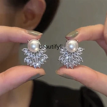 Celý Diamond Pearl Náušnice pre Ženy záujmové Design High-Grade Light Luxusné Náušnice Jedinečný Temperament